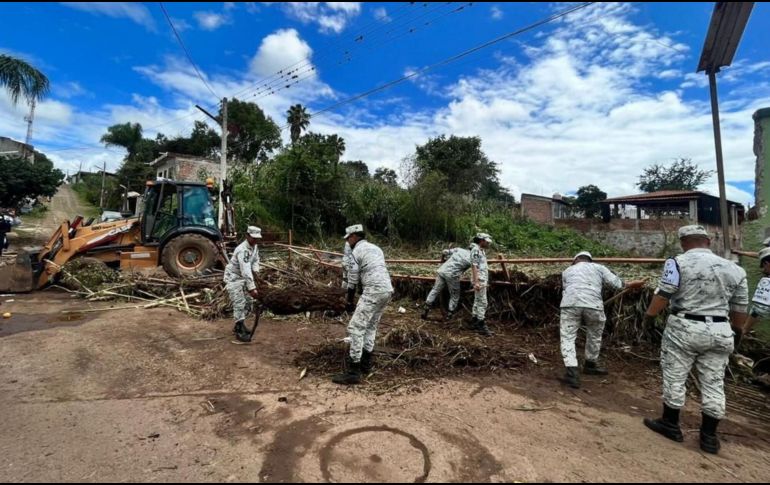 El DIF Jalisco ha repartido insumos como despensas, medicamentos y artículos de primera necesidad. CORTESÍA/Protección Civil