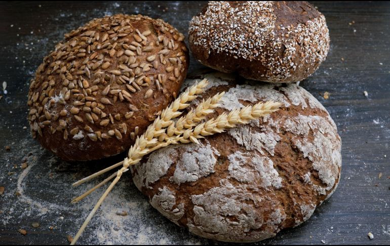 El pan integral siempre es más recomendable que el blanco. ESPECIAL/Foto de Wesual Click en Unsplash