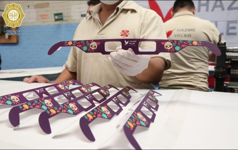Entre las sugerencias se encuentra el uso de visores o lentes especiales, los cuales deben cumplir con los requisitos necesarios establecidos en la norma ISO 12312-2, para filtros Eclipse Solar. X / @SSC_CDMX