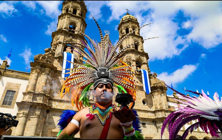 En el evento realizado en el atrio de la Basílica, asistieron alrededor de 8 mil danzantes. EL INFORMADOR / A. NAVARRO