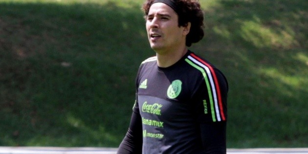 Guillermo Ochoa recibe nuevo apodo en Brasil que engrandece su carrera