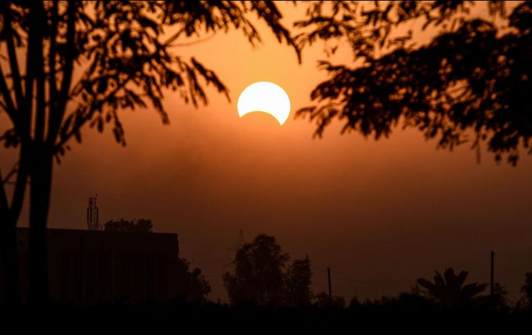 La NASA explica que la duración del eclipse depende de la ubicación de observación. Las fases parciales duran de una hora a dos horas. EL INFORMADOR/ ARCHIVO.