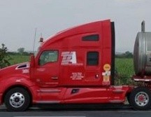 Un tráiler que transportaba 30.5 toneladas de acrilonitrilo fue robado. ESPECIAL