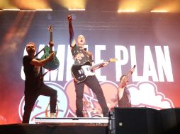 La nostalgia reavivó el ánimo juvenil con la participación de Simple Plan. CORTESÍA/M. González