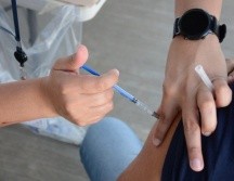 Desde el lunes se administrarán vacunas contra COVID-19 e influenza en las unidades médicas a lo largo del país.ESPECIAL / Secretaría de Salud de México