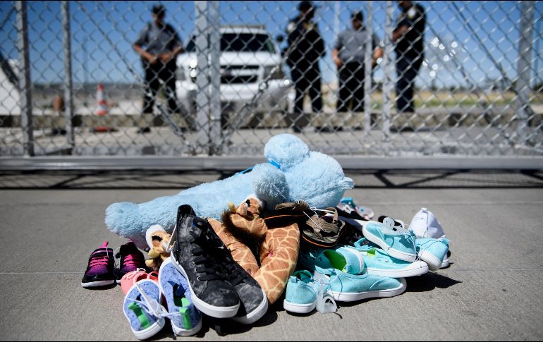 Unos 5 mil 500 menores de edad fueron separados de sus familias en la frontera en el marco de la política antimigratoria del expresidente Donald Trump. AFP / ARCHIVO