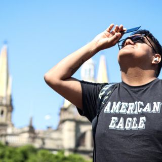 ¿Cuál es la fase en que puedes observar el eclipse sin gafas, según la NASA?