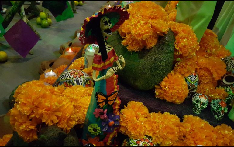 Familias de comunidades fronterizas construyen altares con productos de México, pero que algunos de estos están prohibidos o son sometidos a revisión. NTX / ARCHIVO