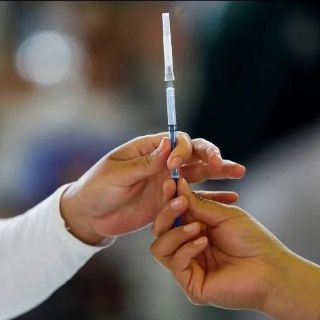 Cofepris aprueba vacuna Moderna para su venta