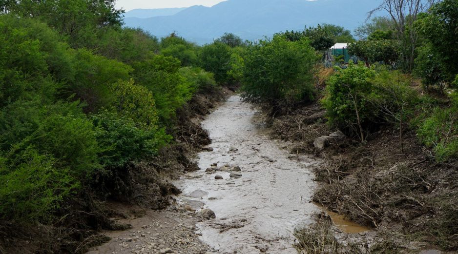 Se encontraron similitudes relevantes como: agricultura, urbanización, cambio de uso del suelo, deforestación, ocupación del territorio del arroyo, desechos sólidos, aumento en la escorrentía y desbordamiento, entre otros. ESPECIAL