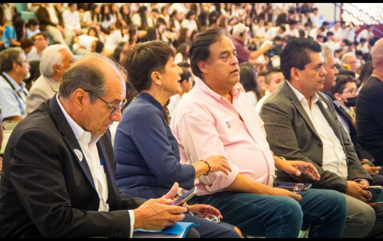 Conmemoran 60 aniversario de Secundaria Técnica 4