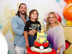 Toño Martínez Gallardo, Juan Álvaro Martínez Gallardo Navarro y Karen Navarro. GENTE BIEN / CLAUDIO JIMENO