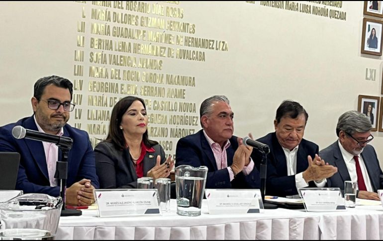 Durante la reunión, el coordinador de los diputados del PRI, Hugo Contreras Zepeda, hizo un llamado al Gobierno Federal para reconsidere lo planteado y el Estado no se vea afectado en diversos rubros. EL INFORMADOR