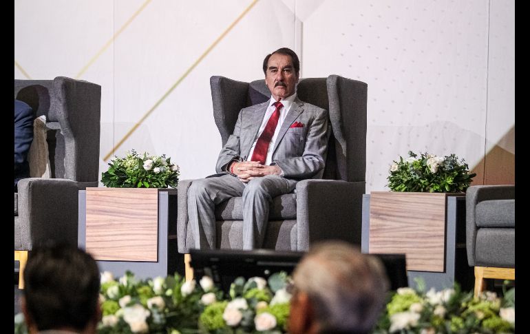 El rector de la UAG, Antonio Leaño Reyes, destacó que la universidad acata la disposición y obligación de impartir educación que contribuya al bienestar colectivo y que busque el progreso de la sociedad en conjunto.