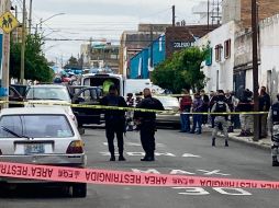 Tras la persecución, se montó un fuerte operativo de seguridad en torno del lugar en el que fue asegurada la camioneta en la que viajaban los agresores. Ellos trataron de escapar en sentido contrario por Pino Suárez, en el Centro de Guadalajara. ESPECIAL