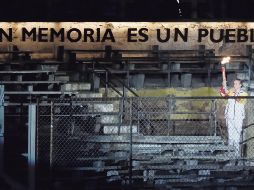 Kristel Köbric entró con el fuego panamericano por la “Puerta de la Memoria”, que homenajea a las víctimas de la dictadura chilena. EFE