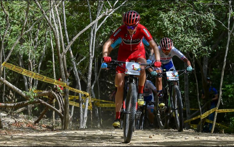 La mañana de este sábado, Campuzano tenía la misión de refrendar su título y todo apuntaba a un bicampeonato. AFP / ARCHIVO