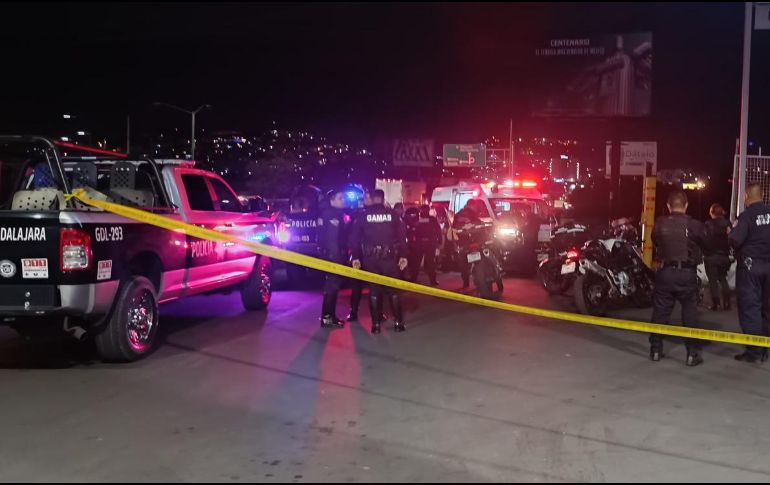 Anoche, personal del Grupo Gamas de la policía realizaba un recorrido en las inmediaciones de la Preparatoria 4 cuando fueron advertidos de que dos hombres habían asaltado a una estudiante. ESPECIAL