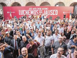 Unas 600 personas acudieron al Palacio Legislativo para escuchar el mensaje que “Chema” Martínez emitió como parte de su segundo informe. EL INFORMADOR/ H. Figueroa