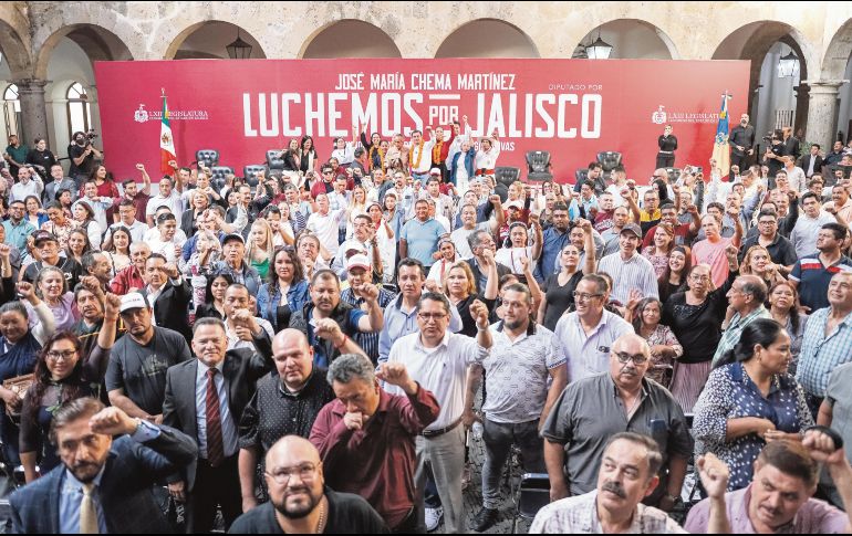 Unas 600 personas acudieron al Palacio Legislativo para escuchar el mensaje que “Chema” Martínez emitió como parte de su segundo informe. EL INFORMADOR/ H. Figueroa