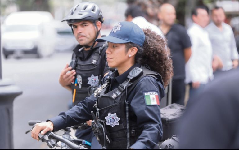 Policías de Guadalajara mantienen comunicación directa con organizaciones de vecinos mediante chats. EL INFORMADOR/ Archivo