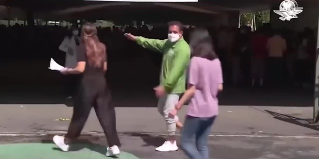 Este es el tiempo debe pasar entre la vacuna del COVID-19 y la influenza