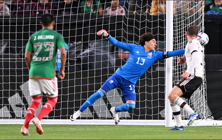 GUILLERMO OCHOA. El ex arquero del América ha destacado en Copas Oro, Eliminatorias y ha tenido buenas actuaciones en los mundiales, sin embargo, todo por servir se acaba. IMAGO7