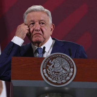 López Obrador cuestiona a ministro por marchar, "gana 700 mil pesos mensuales"