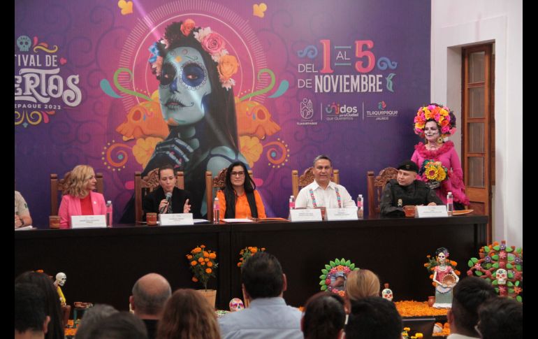 En rueda de prensa, la presidenta de San Pedro Tlaquepaque, Citlalli Amaya, acompañada distintas autoridades municipales, presentó el programa de actividades de este festival, que se llevará a cabo del 1 al 5 de noviembre próximos. CORTESÍA / Gobierno de Tlaquepaque