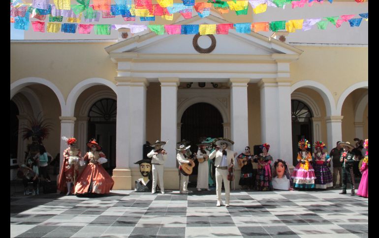 En rueda de prensa, la presidenta de San Pedro Tlaquepaque, Citlalli Amaya, acompañada distintas autoridades municipales, presentó el programa de actividades de este festival, que se llevará a cabo del 1 al 5 de noviembre próximos. CORTESÍA / Gobierno de Tlaquepaque