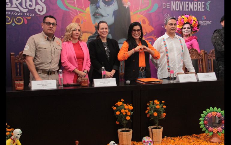 En rueda de prensa, la presidenta de San Pedro Tlaquepaque, Citlalli Amaya, acompañada distintas autoridades municipales, presentó el programa de actividades de este festival, que se llevará a cabo del 1 al 5 de noviembre próximos. CORTESÍA / Gobierno de Tlaquepaque