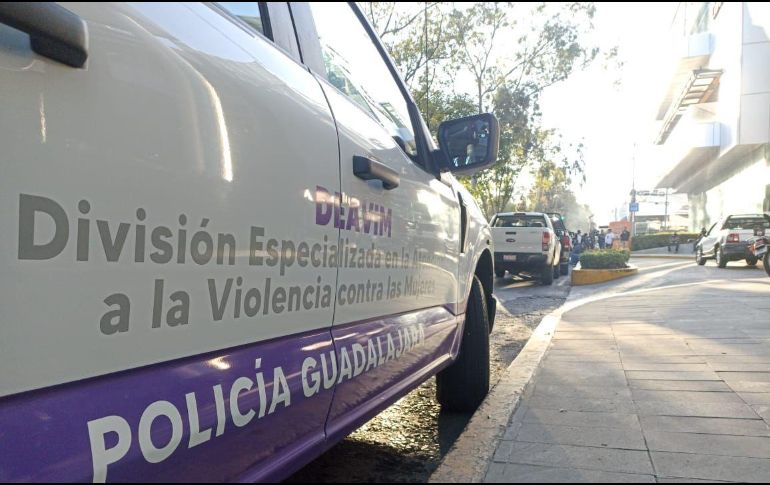 una mujer que abordaba un camión de la ruta 629 bajó de la unidad y solicitó ayuda, ya que reclamó que un hombre había tocado a su hija de 11 años. ESPECIAL.