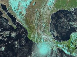 Se espera que Otis continúe sobre Guerrero durante las próximas 48 horas después de su impacto. ESPECIAL/ X @conagua_clima
