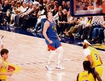 Nikola Jokic tuvo su primer triple-doble de la temporada en el encuentro inaugural, en el que los Nuggets confirmaron su dominio sobre los Lakers. AFP