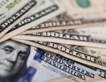 El peso retrocedió un poco respecto al dólar en el inicio de este miércoles. EFE / ARCHIVO