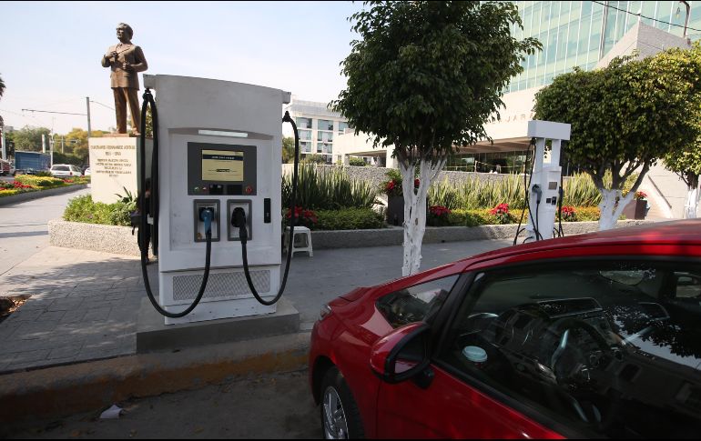 La opción más viable para poder recargar la batería del carro eléctrico es en casa. EL INFORMADOR / ARCHIVO