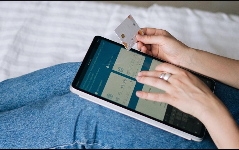 Las transferencias bancarias puedes hacerlas cualquier día de la semana durante las 24 horas del día. ESPECIAL/Pexels Miroshnichenko