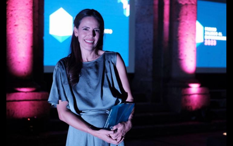 El premio se otorgó a Denisse Álvarez con su emprendimiento Dasavena.ESPECIAL/Facebook Juan Carlos Flores