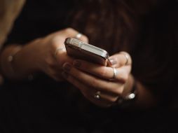 Las redes públicas son aquellas que generalmente están habilitadas en escuelas, plazas comerciales, parques o cafeterías y restaurantes, y que permiten que cualquier persona pueda hacer uso de ellas de manera gratuita. ESPECIAL / Foto de Priscilla Du Preez en Unsplash