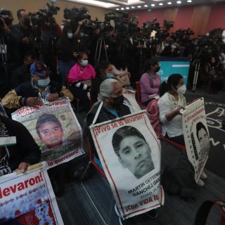 López Obrador anuncia reforzamiento de investigación del caso Ayotzinapa