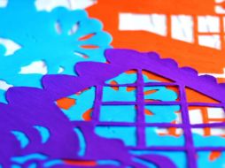 Algo muy importante que no puede faltar es el papel picado, que además de verse hermoso para la decoración, también cuenta con un significado muy importante. Pixabay / padrinan