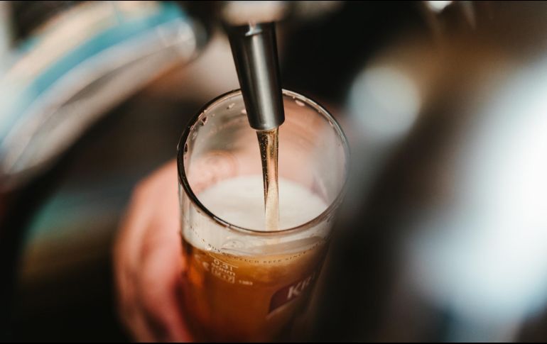 Hay alimentos que se deben evitar junto al alcohol. Unsplash