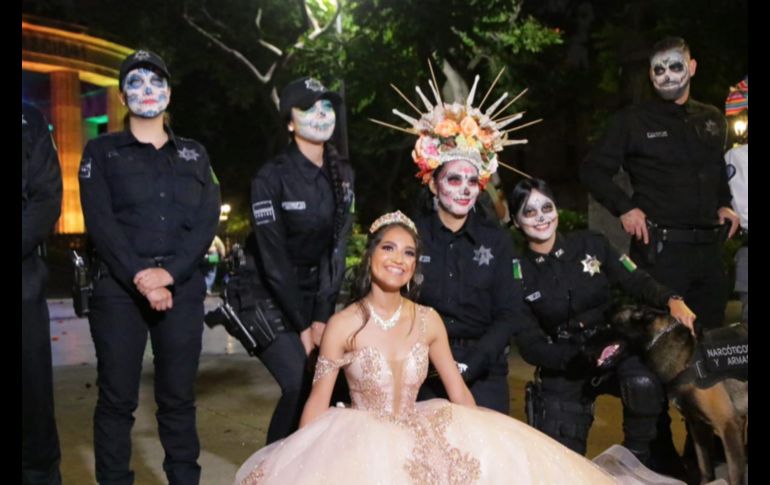 En un comunicado la dependencia djio que desde hoy y hasta el próximo 4 de noviembre, recorrerán plazas comerciales, y lugares emblemáticos de Guadalajara para llevar la tradición a las y los tapatíos. CORTESÍA