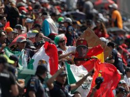 Cabe resaltar que, luego del abandono de Pérez, las personas en las gradas comenzaron a abandonar su lugar y salir del recinto. EFE / I. ESQUIVEL