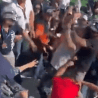 Aficionados pelean en gradas del Gran Premio de México (VIDEO)