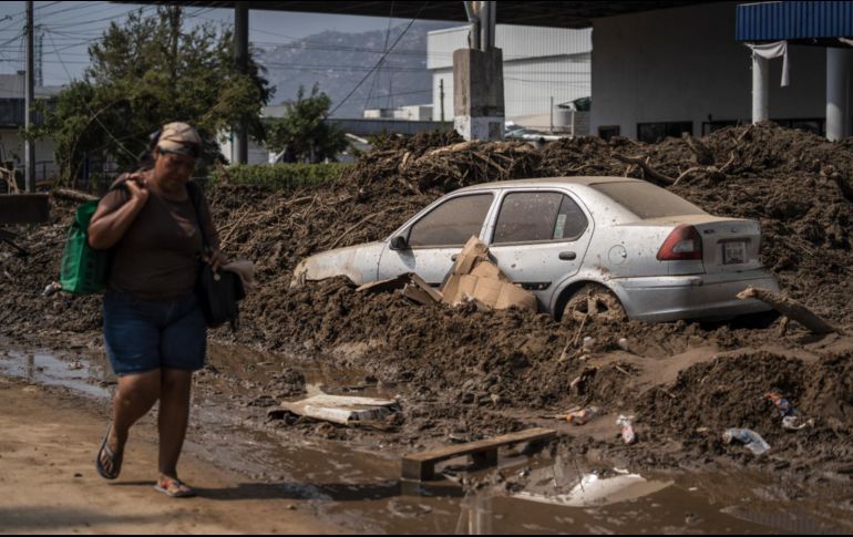 Suman 46 muertes y 48 personas desaparecidas, además de haberse censado más de 32 mil viviendas afectadas por el huracán Otis. AP / F. Márquez