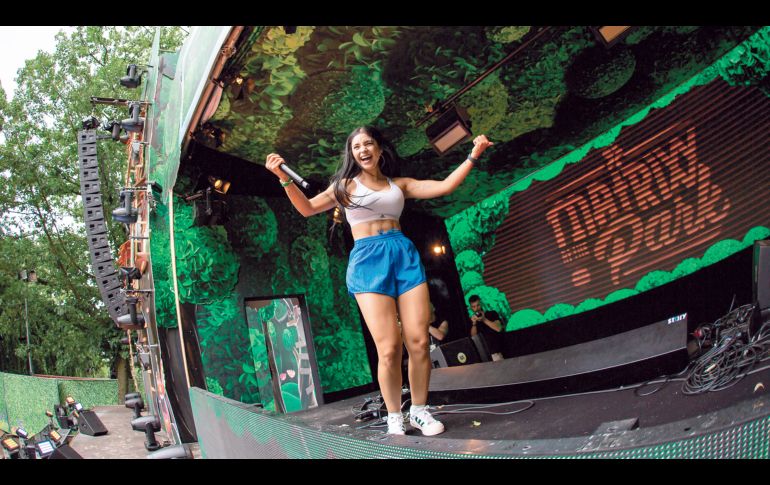 En el mundo de la música electrónica, Karina Rosee se destaca como una talentosa DJ y productora tapatía. CORTESÍA