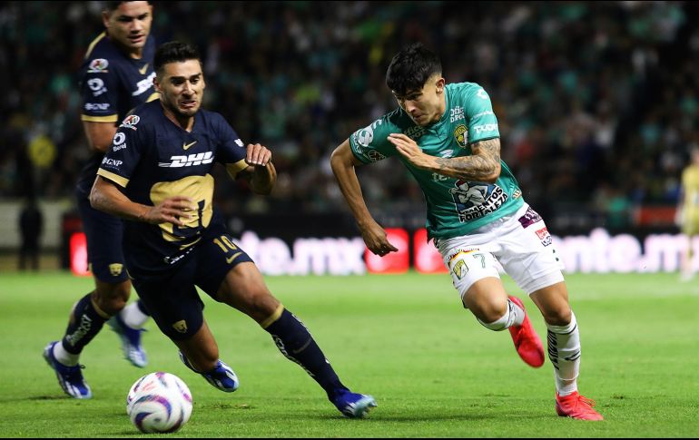 El partido fue de ida y vuelta y los equipos terminaron por neutralizarse en la cancha. EFE/L. Ramírez