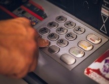 Es importante revisar tu información en el buró de crédito. Unsplash.