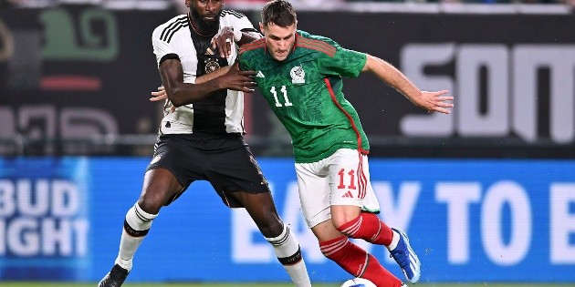 Prensa de Argentina menosprecia el desempe&ntilde;o de Santi Gim&eacute;nez